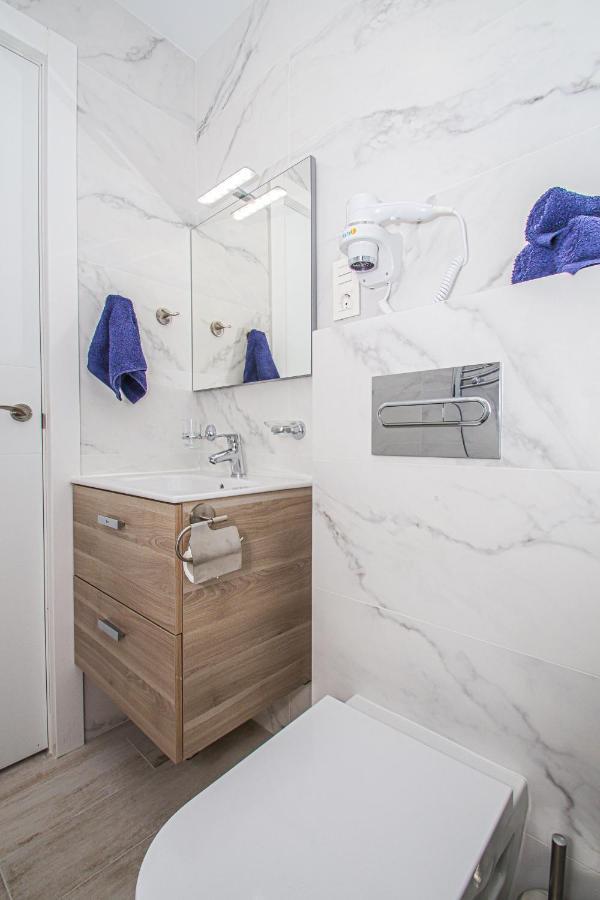 Stylish Studio For Rent With Fantastic Location In Marbella Promenade. Buitenkant foto